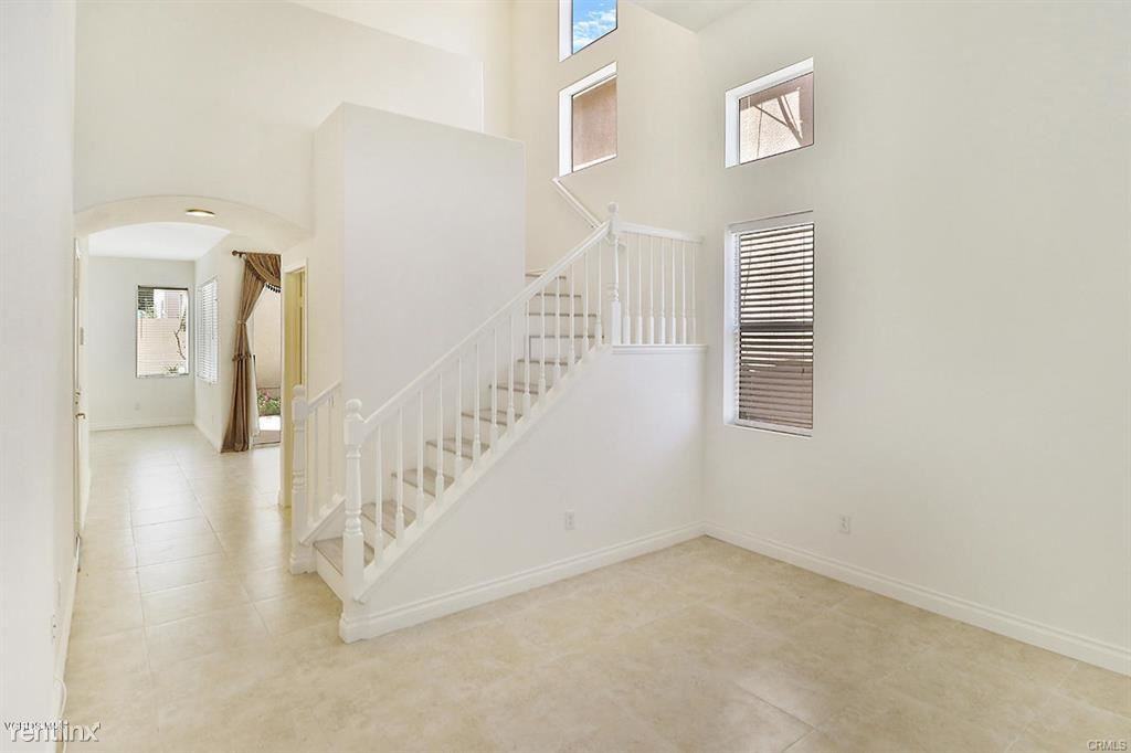 5505 Salerno Dr - Photo 2 of 10