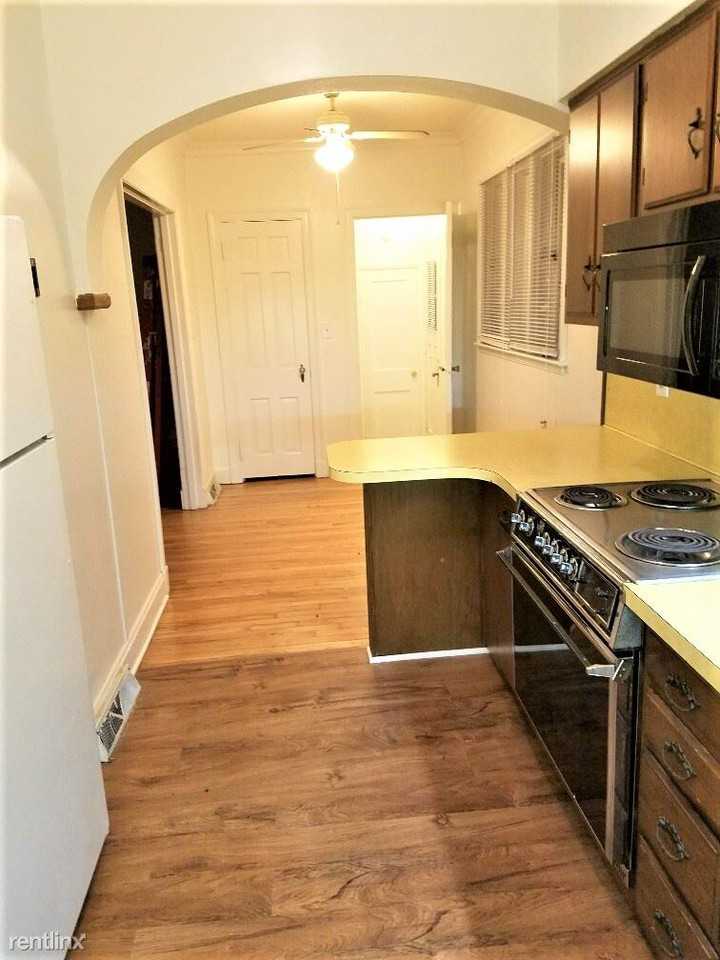 102 N Center St - Photo 2 of 20