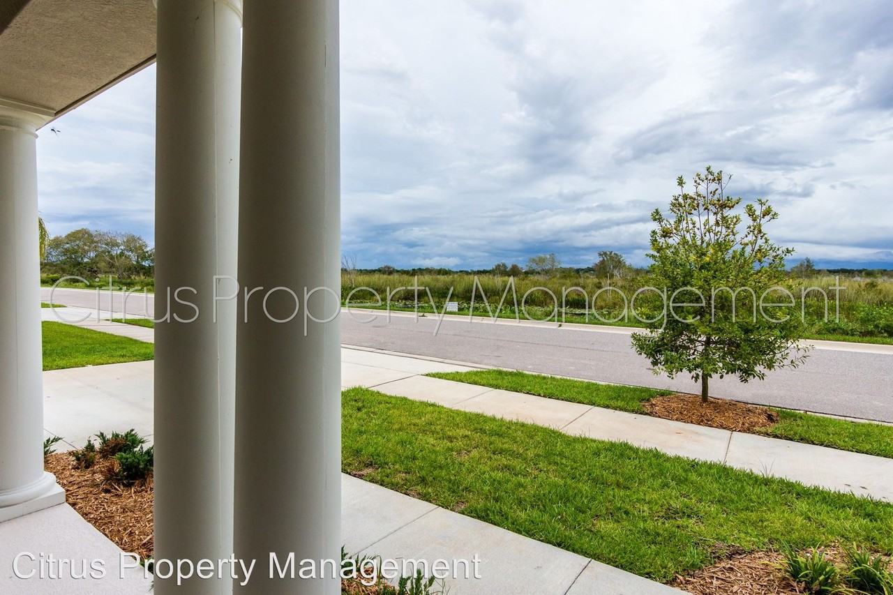 401 Blue Cypress Drive - Photo 3 of 50