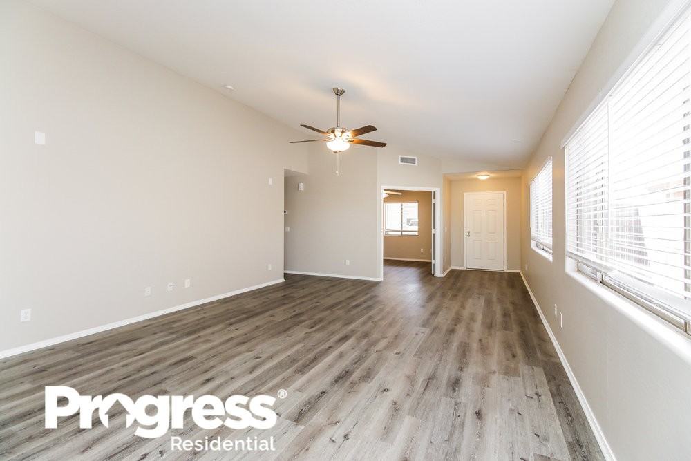 5322 W Jessica Ln - Photo 3 of 16