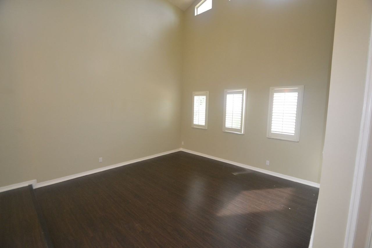 4433 Nw 67th Ave - Photo 2 of 17