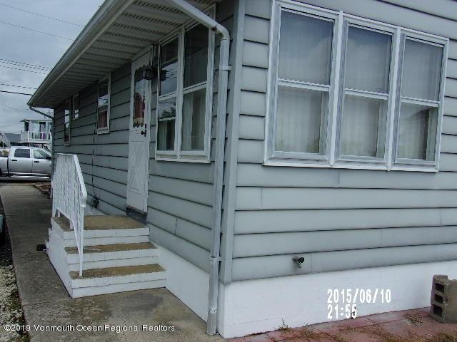 948 Meadow Lark Drive - Photo 3 of 9