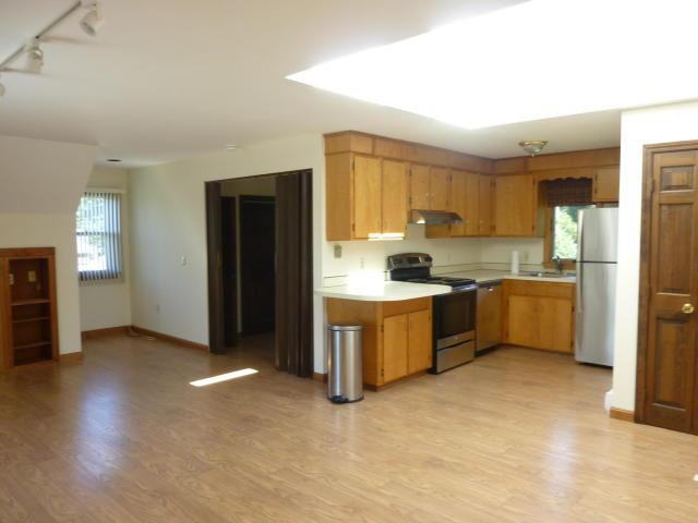 18 Gibbs Road - Photo 2 of 7