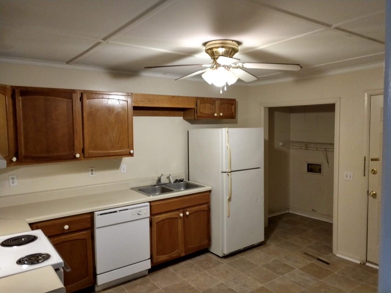 515 Mountain Ridge Rd - Photo 3 of 10