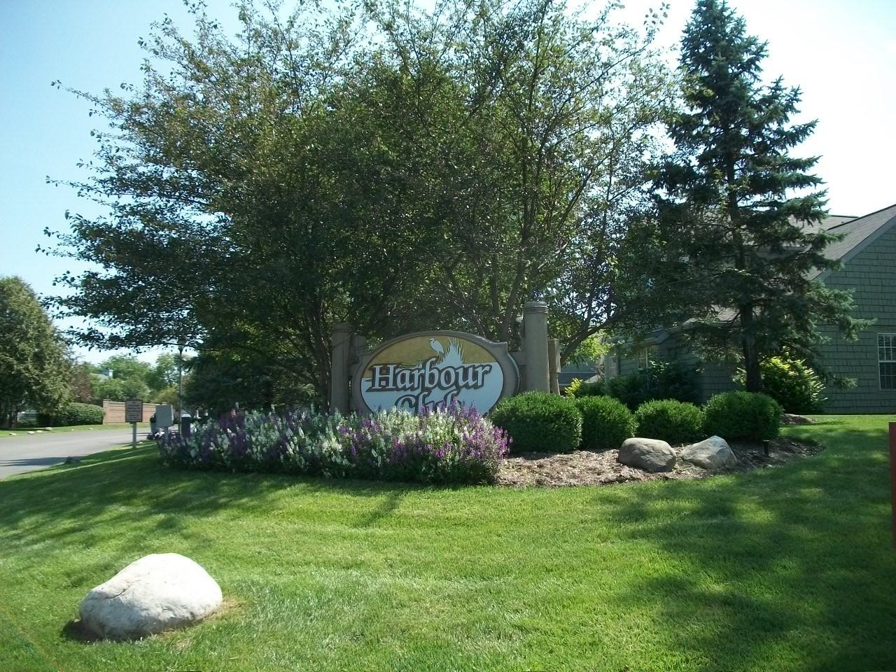 7210 Harbour Isle - Photo 2 of 24