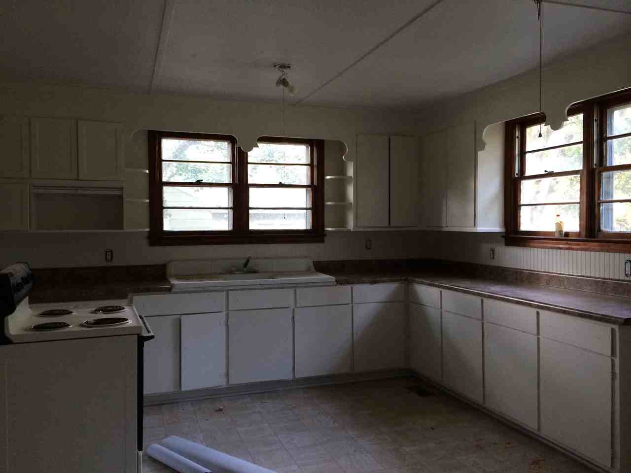 491 Athens St - Photo 2 of 10