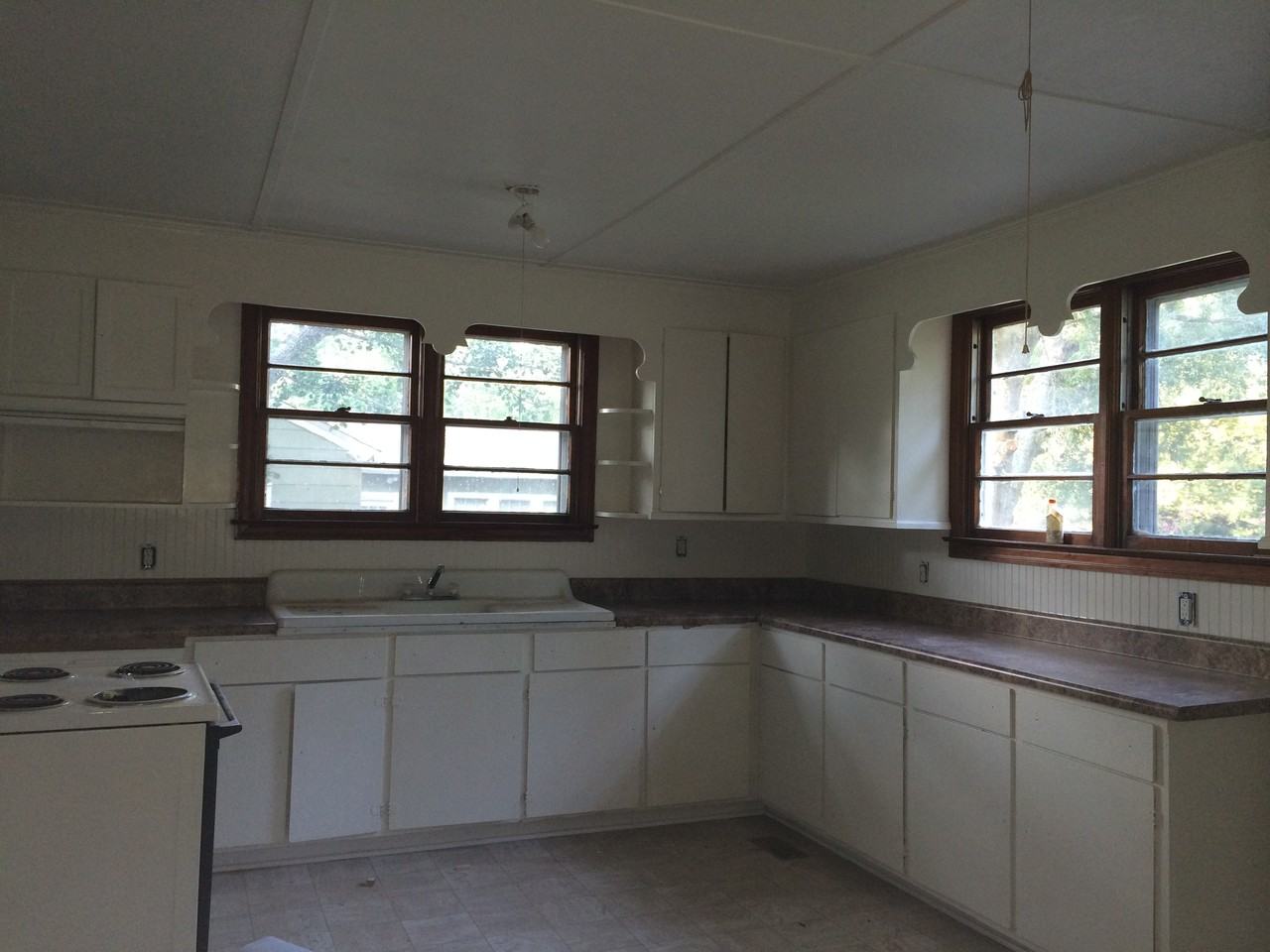 491 Athens St - Photo 3 of 10