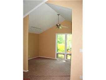 1137 Dunwoody Dr - Photo 3 of 20