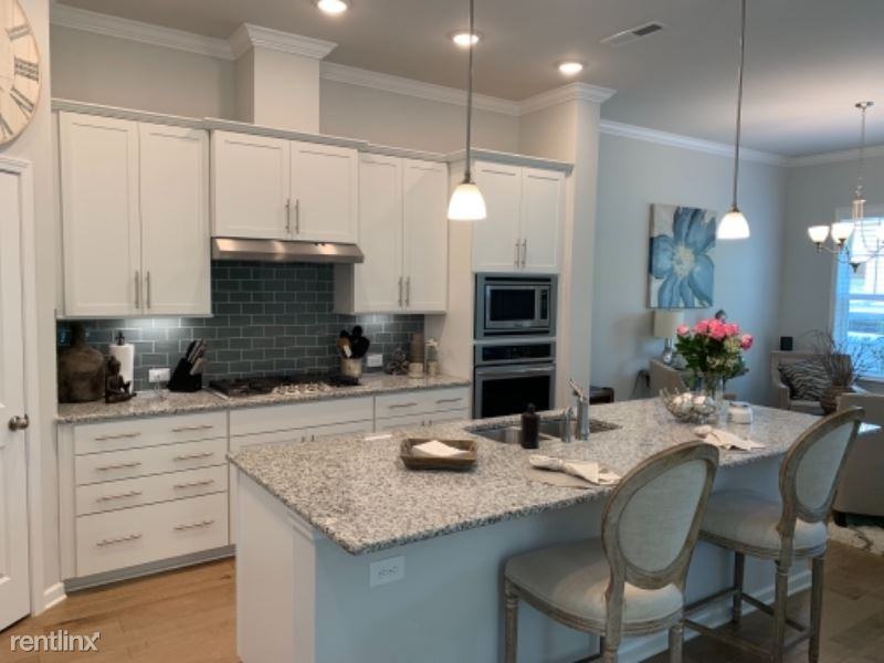 7524 Waverly Walk Ave - Photo 3 of 14