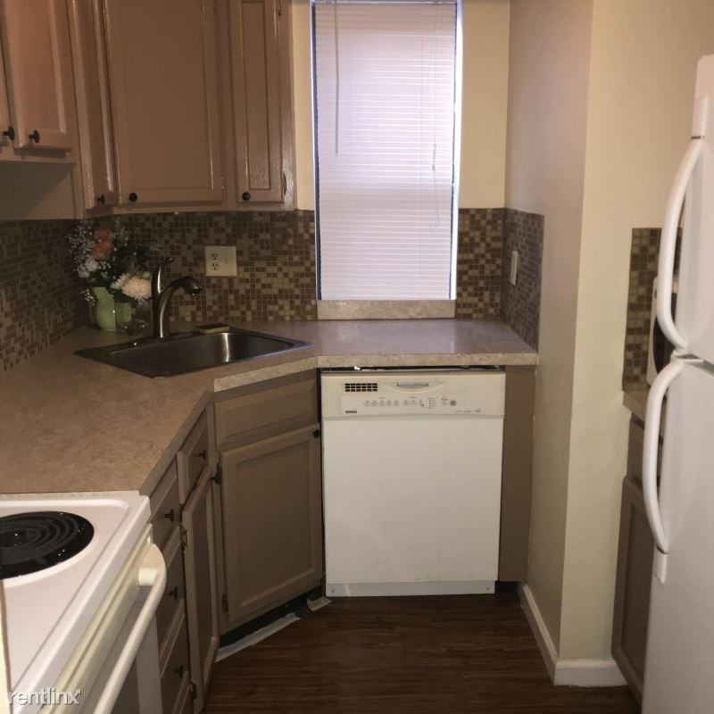 28 Essex St - Photo 3 of 8