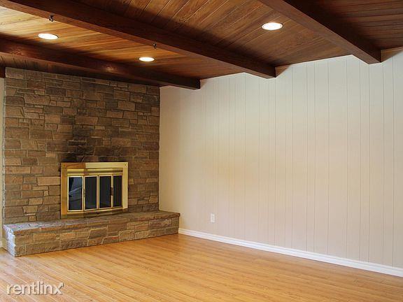 2646 Benedict Dr - Photo 2 of 16