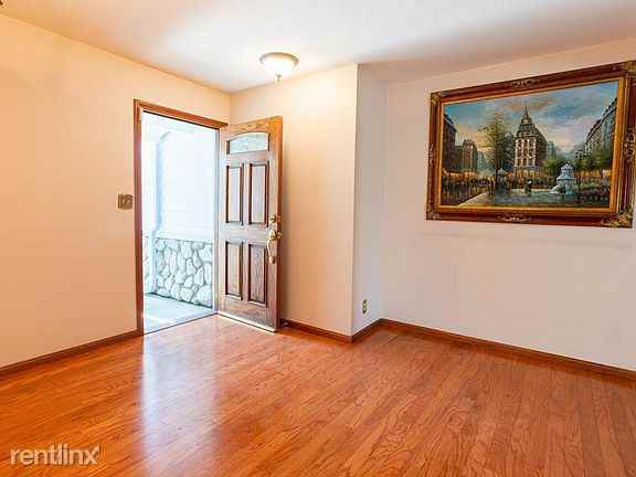 12751 Bailey St - Photo 2 of 17