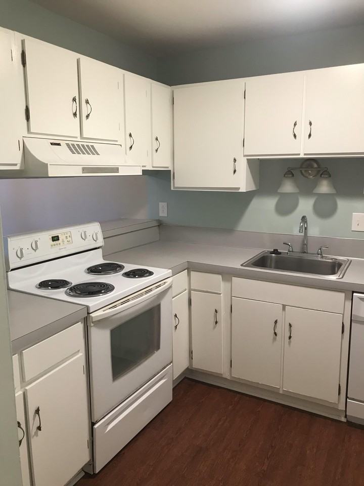 1614 Flynnwood Dr #G - Photo 3 of 12