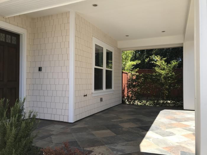 557 Maple Ct - Photo 2 of 10