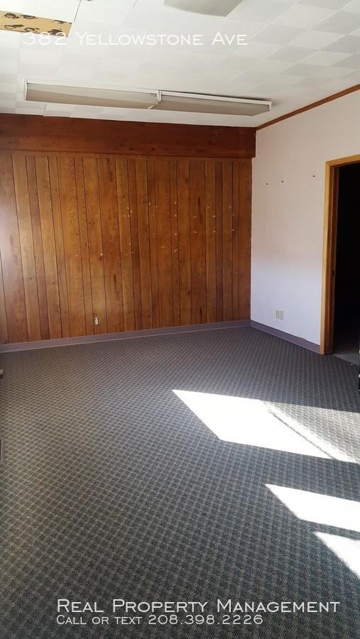 382 Yellowstone Ave - Photo 2 of 8