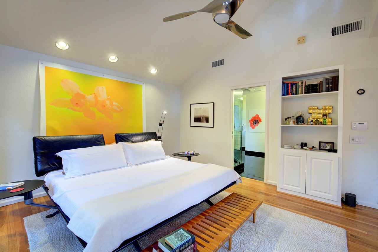 8371 San Leandro Dr - Photo 3 of 36