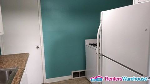 942 Saint Clair Avenue - Photo 3 of 5