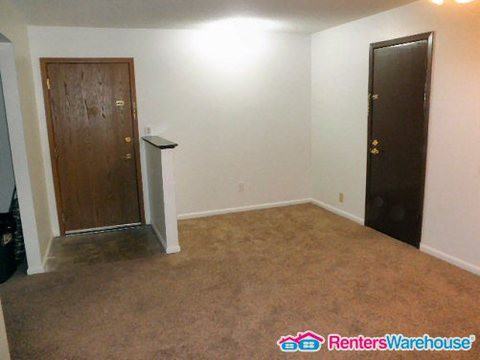 445 California Avenue North West Unit #101 - Photo 3 of 10