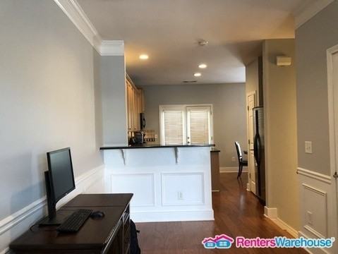 217 16th St North West Unit #2 - Photo 3 of 10