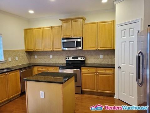 1084 Liberty Pkwy Unitb - Photo 3 of 10