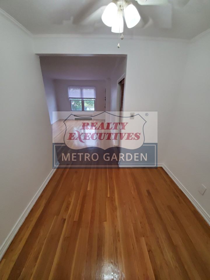 198-20 Pompeii Avenue #1 - Photo 3 of 21