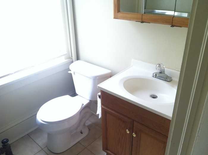 109 W. Maple Ave. - 4 - Photo 3 of 10