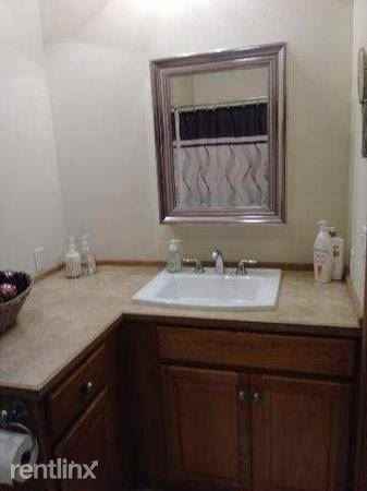 1400 Burcham St - Photo 2 of 5