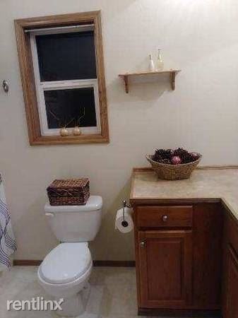 1400 Burcham St - Photo 3 of 5