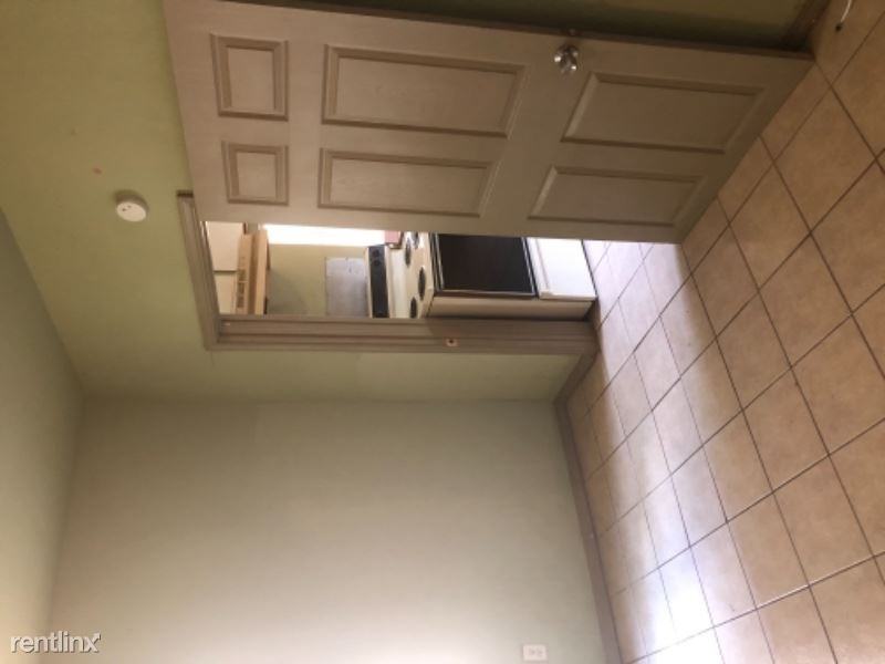 911 Leal St 3 - Photo 2 of 13