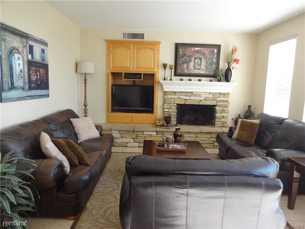 23041 Poplar - Photo 3 of 9