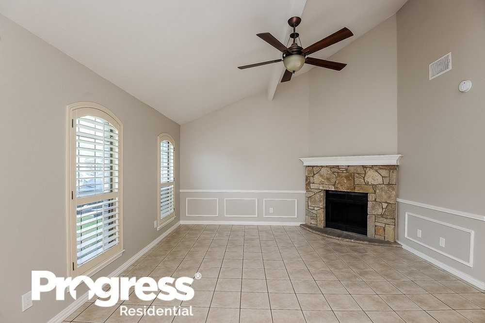 728 Nightingale Cir - Photo 3 of 16