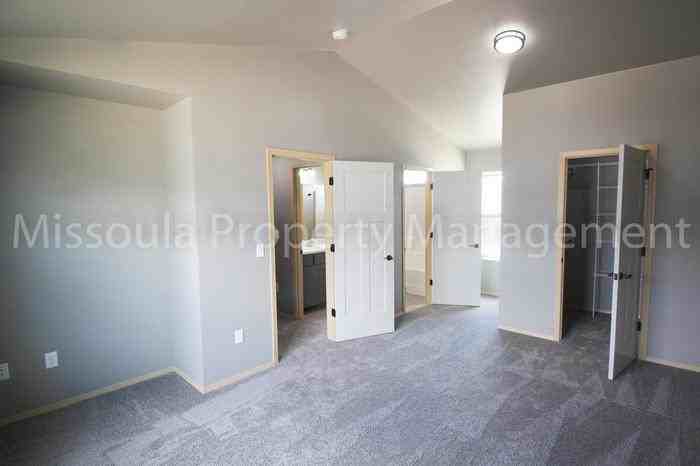 10085 Pelletier Loop #B - Photo 3 of 10