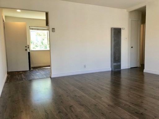 87 Eastwood Court - Photo 3 of 18