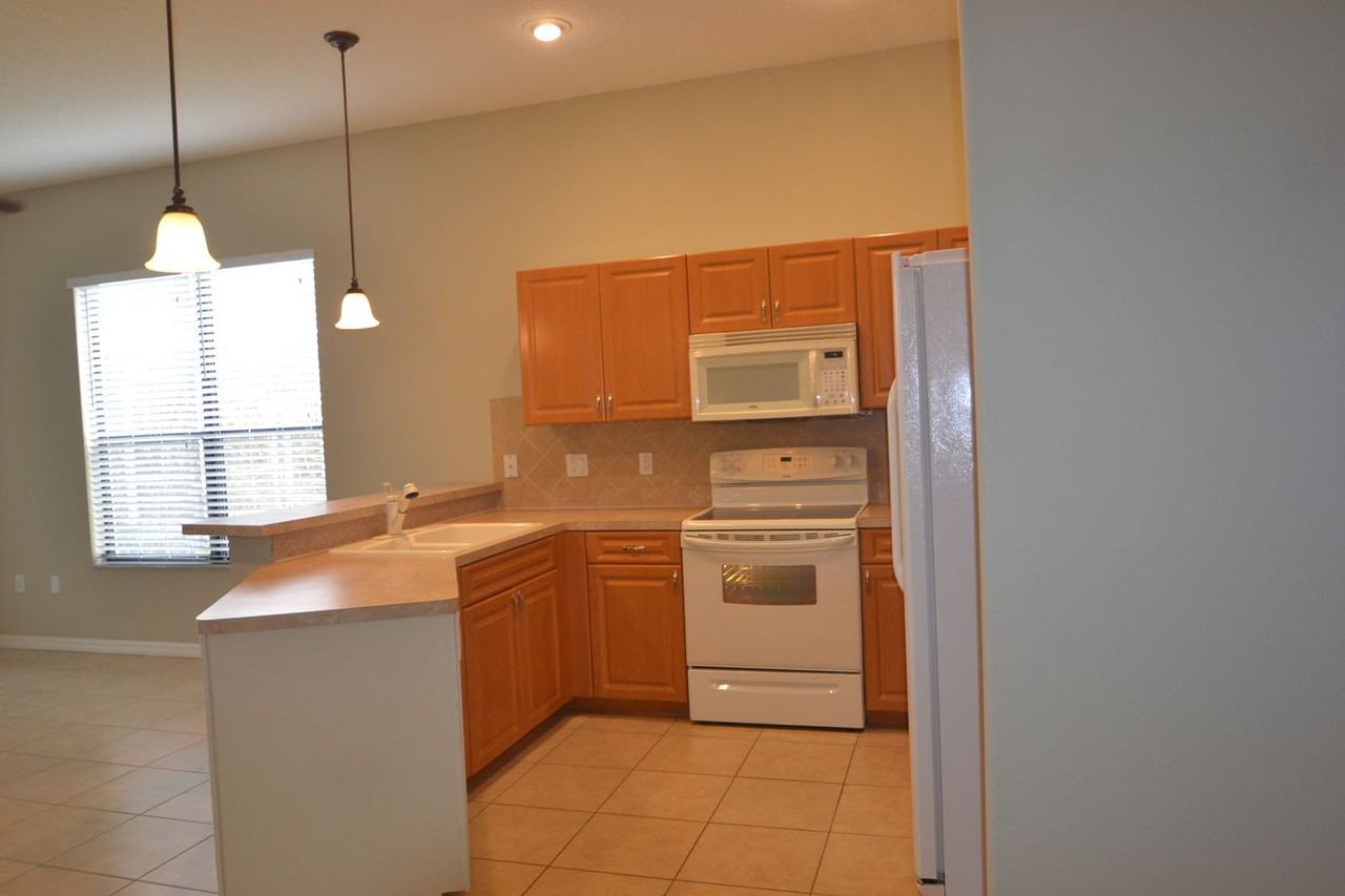 7637 Emery Dr - Photo 2 of 18