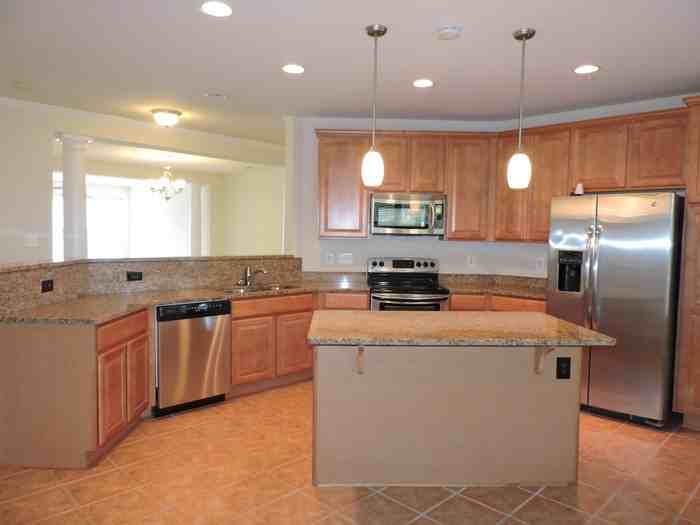 13822 Reef Way - Photo 3 of 15