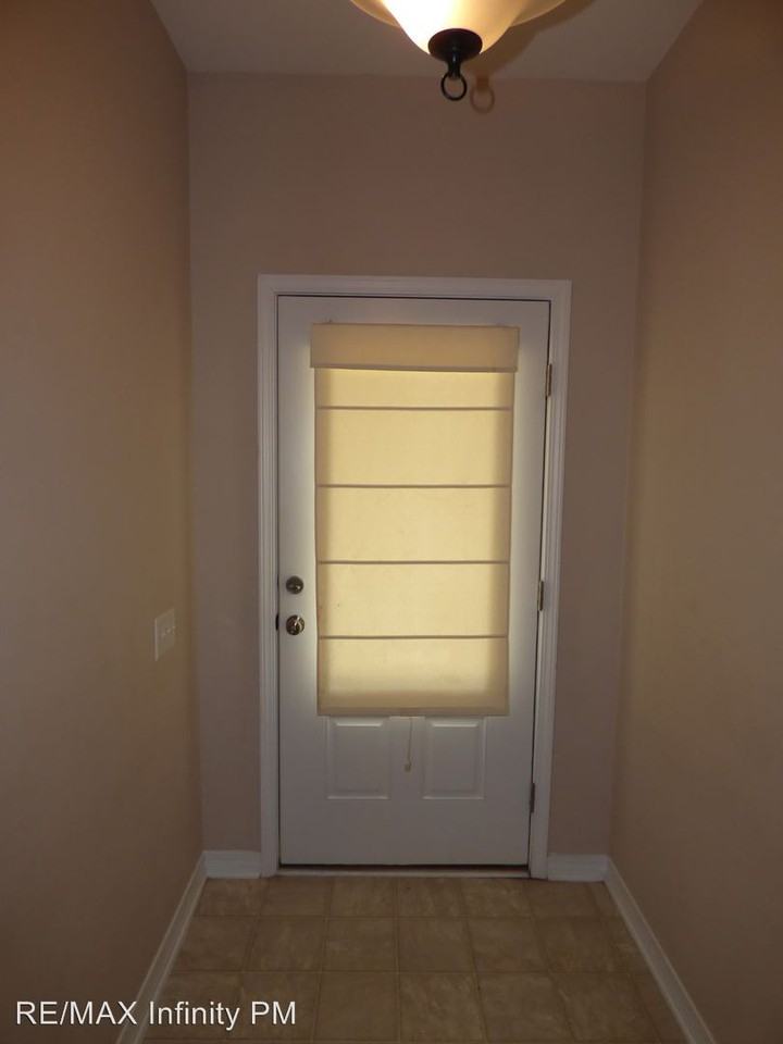 5441 Pescara Dr - Photo 3 of 25
