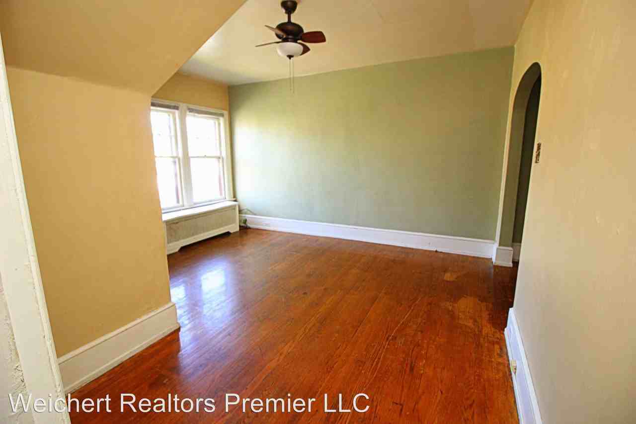 705-707 Hepburn St - Photo 2 of 6