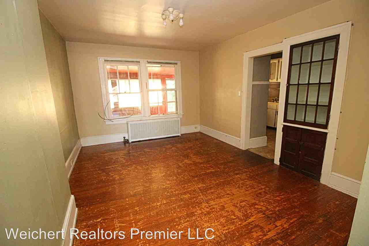 705-707 Hepburn St - Photo 3 of 6