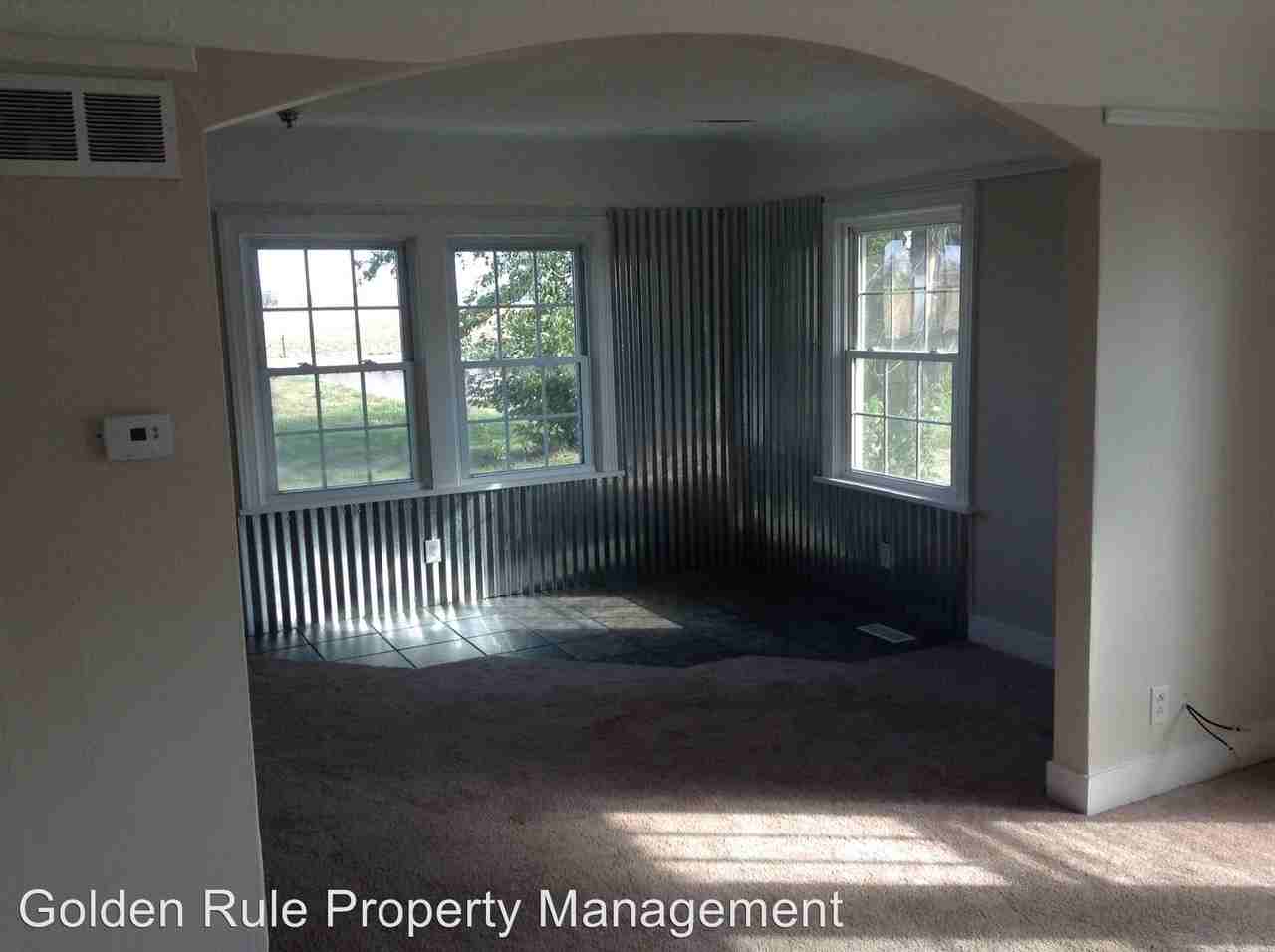 2911 W 56th - Photo 2 of 9