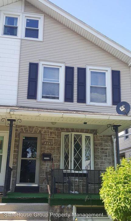 2249 Cleveland Ave - Photo 2 of 9