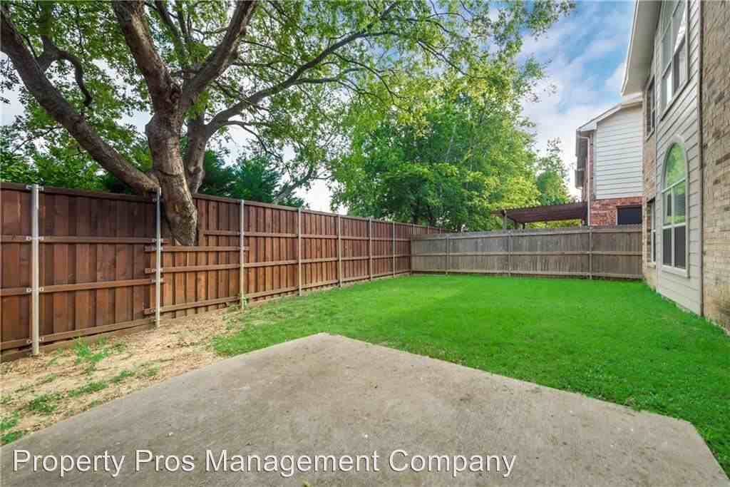 2509 Cross Haven Dr - Photo 3 of 20