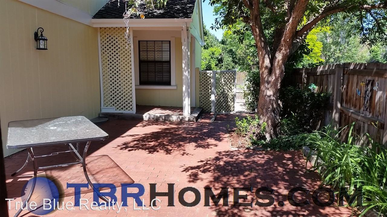 8799 Independence Way - Photo 3 of 20