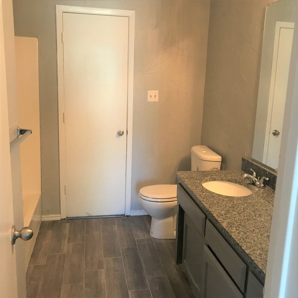 7500 Chapin Rd - Photo 3 of 13