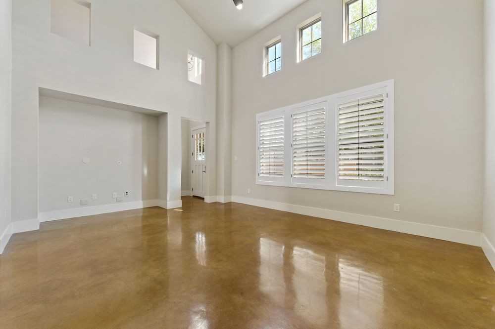 619 Stadtbach St - Photo 3 of 26