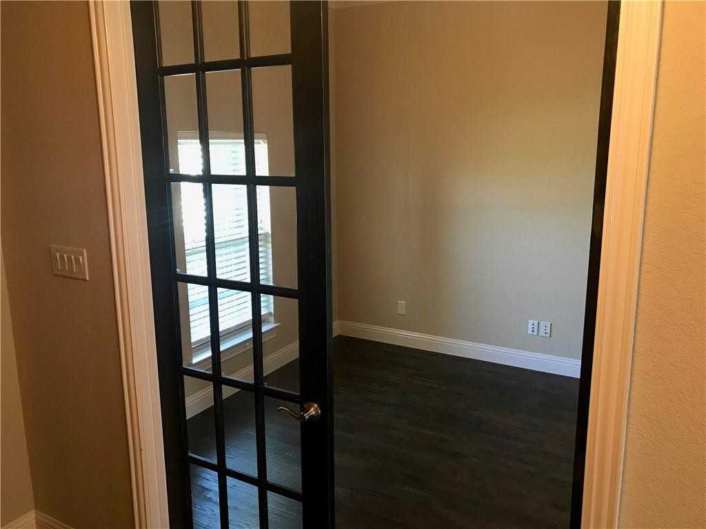 529 Savannah Drive - Photo 3 of 19
