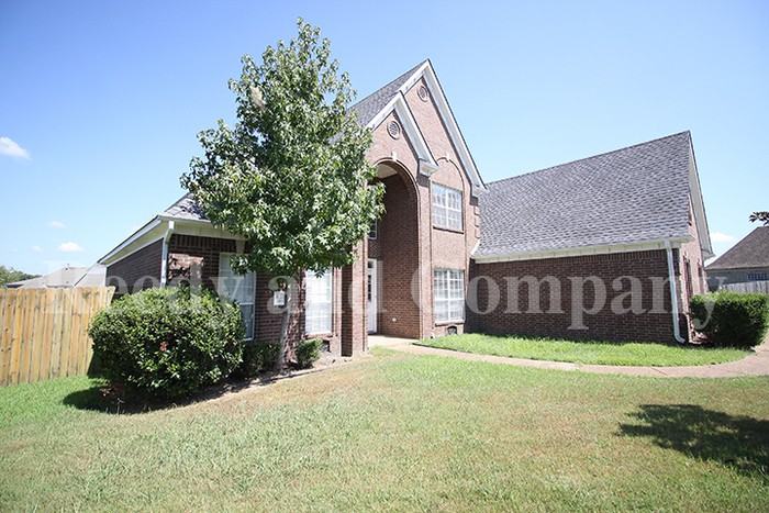 6174 Guffin Cove - Photo 3 of 37