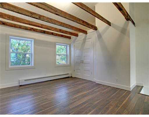 51 Burlington Street West - Photo 5 of 9