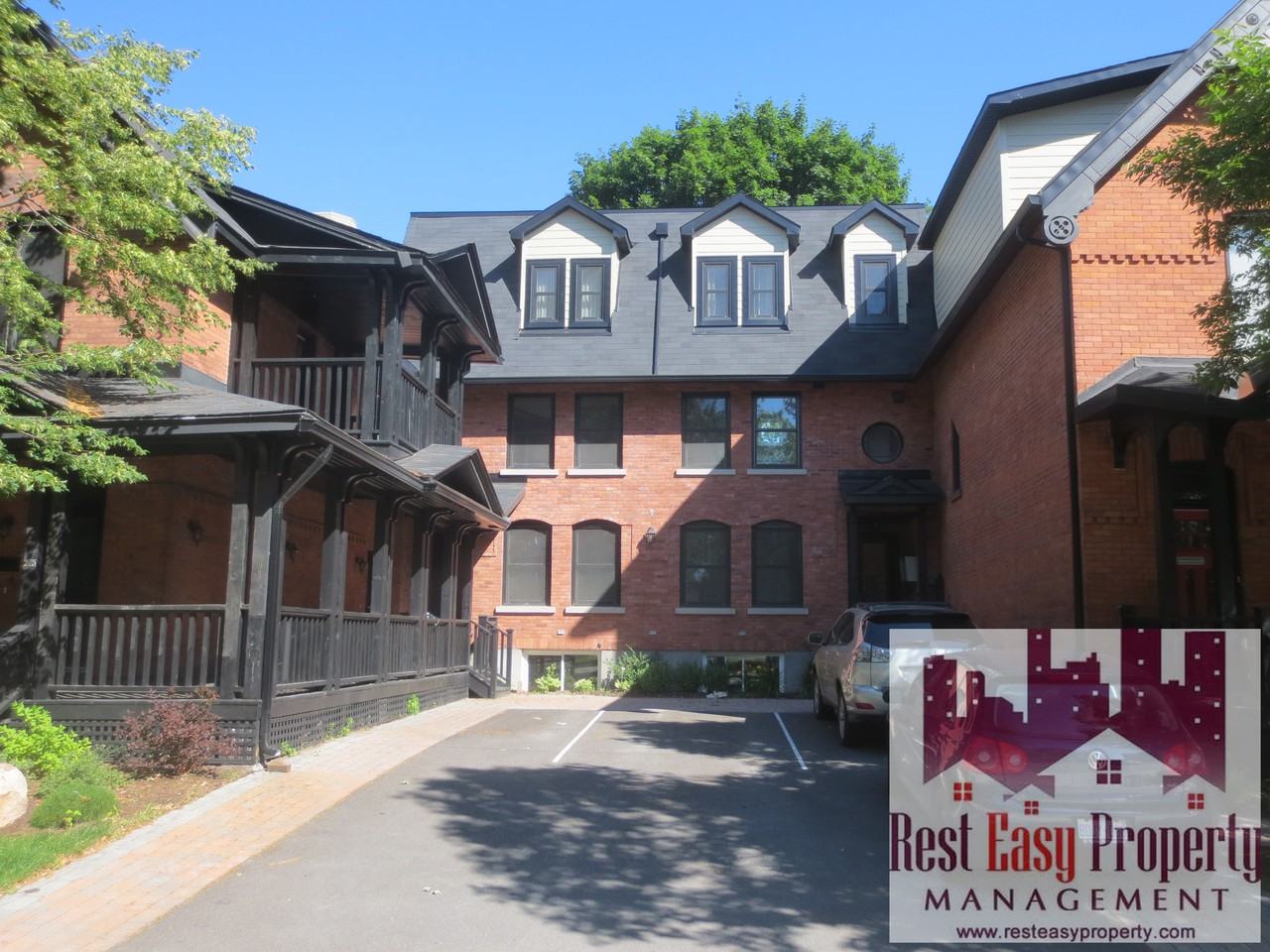 271 McLeod Street #3A