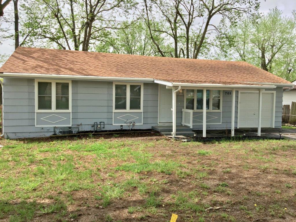 705 Marcia Ave - Photo 3 of 15