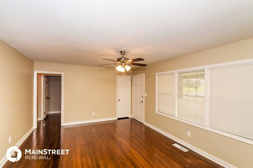 1328 Orlando Circle Ne - Photo 3 of 16